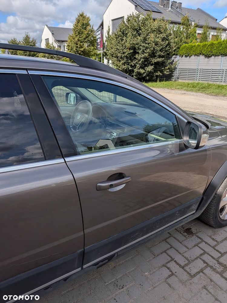 Volvo XC 70 D5 AWD Momentum - 2