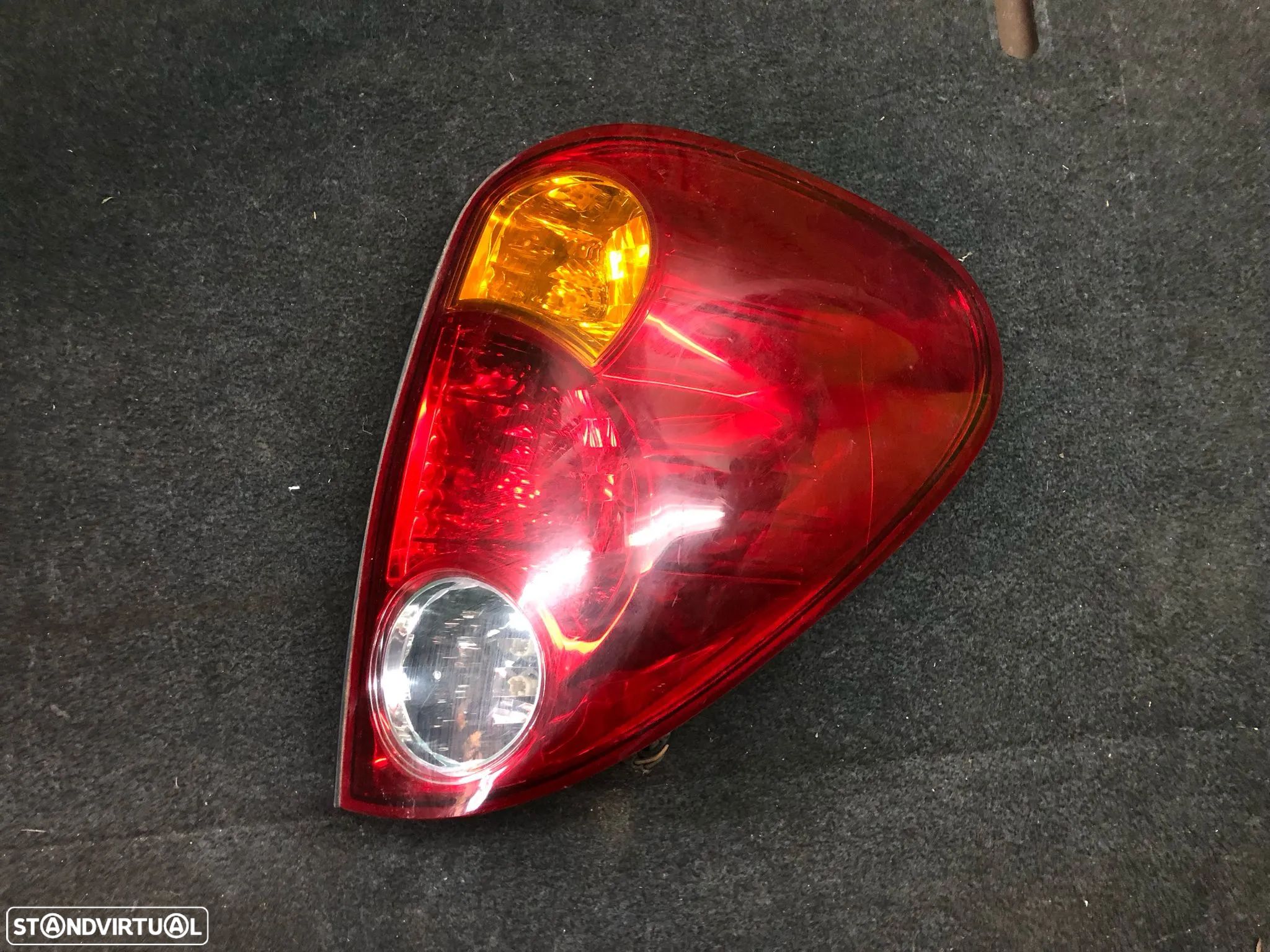 MITSUBISHI STRAKAR L200 2008 FAROLIM TRAS DIREITO - FT114 - 1