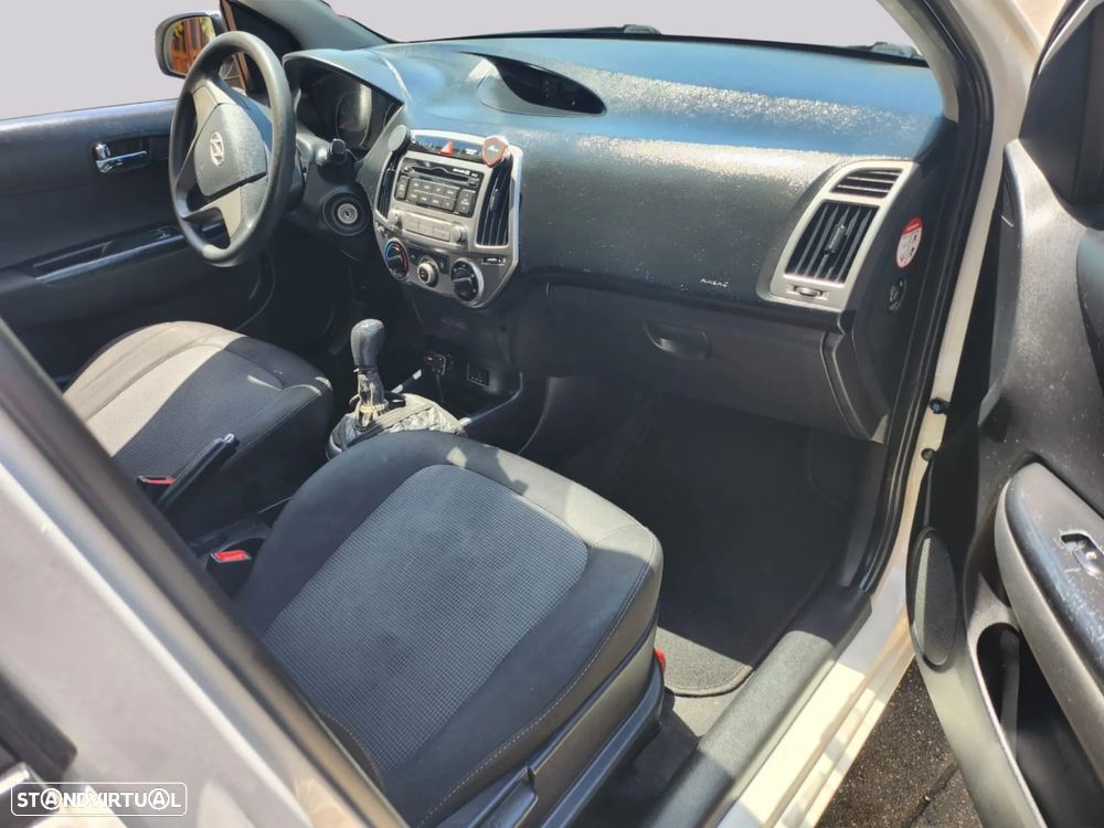 Hyundai i20 - 11