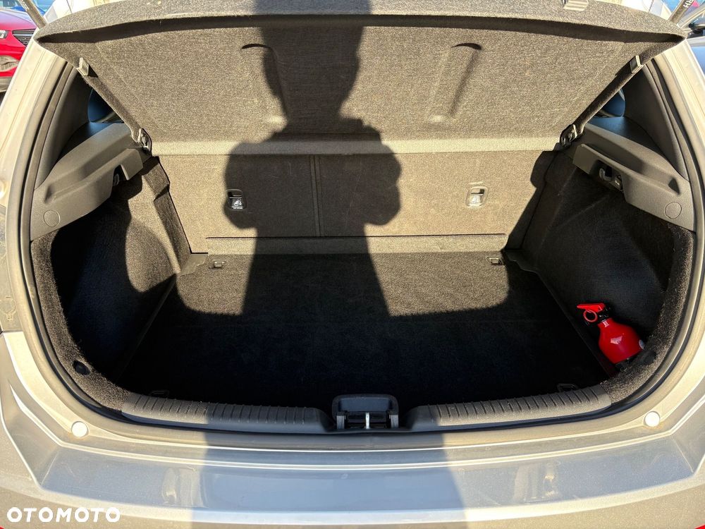 Hyundai i30 1.5 DPI Classic + - 28