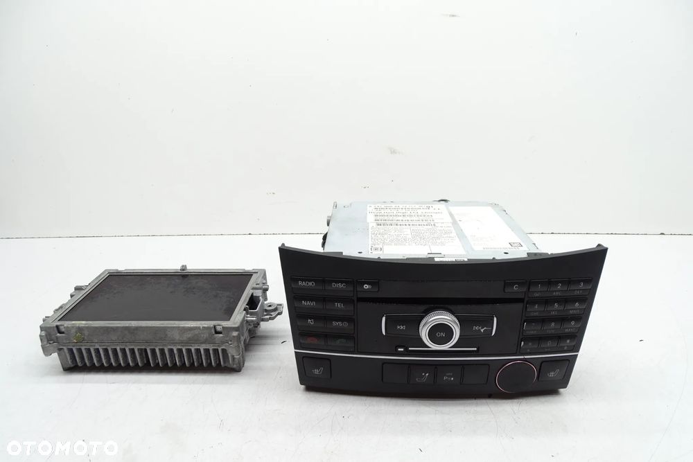 Mercedes E Klasa W212  Radio nawigacja z wyświetlaczem 2129004412  21219005000 - 1