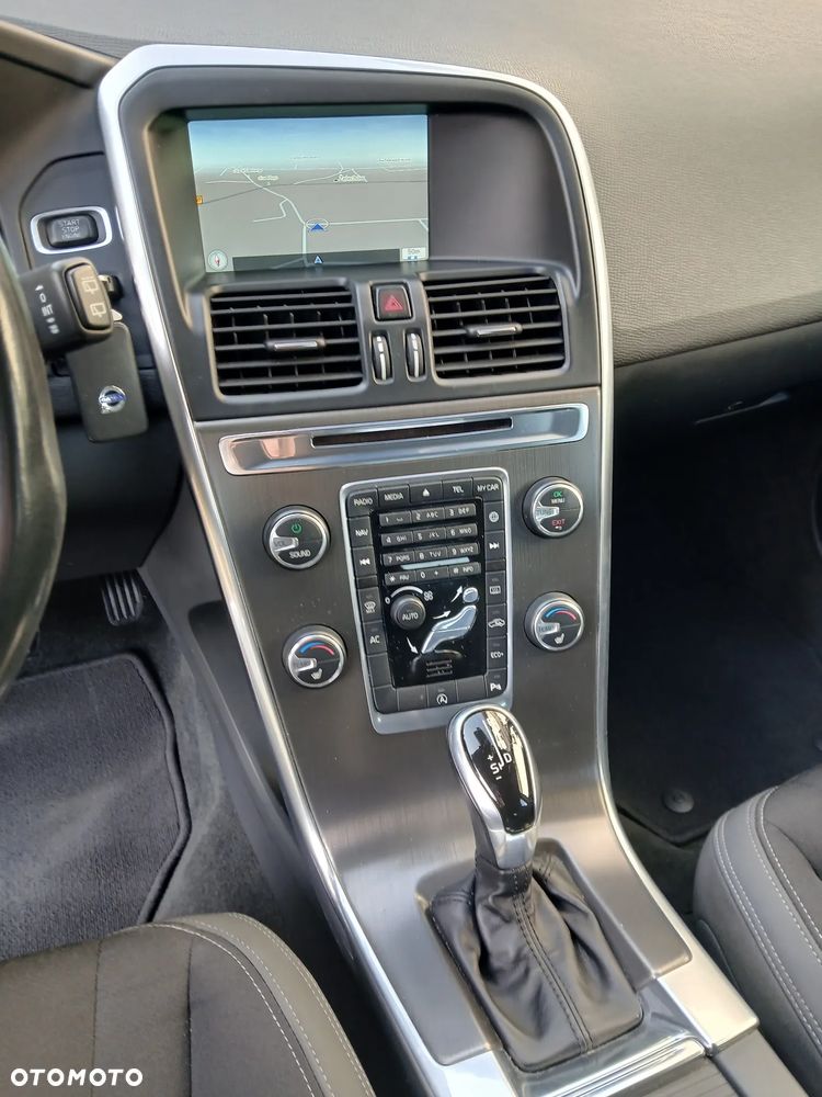 Volvo XC 60 T5 Geartronic Summum - 16