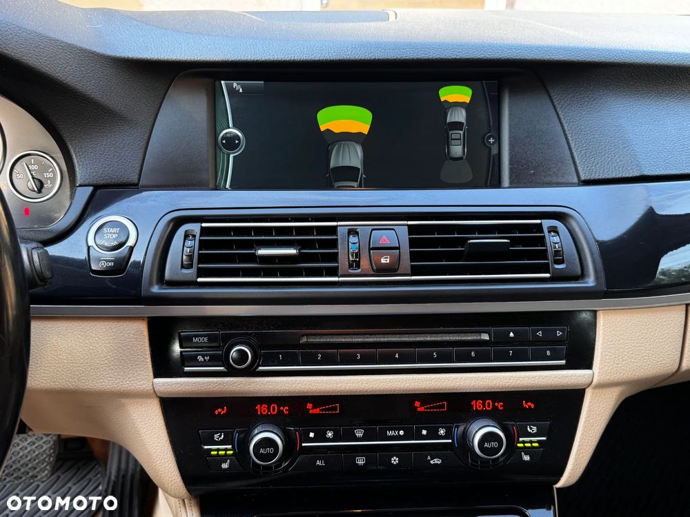BMW Seria 5 530d xDrive Luxury Line - 11