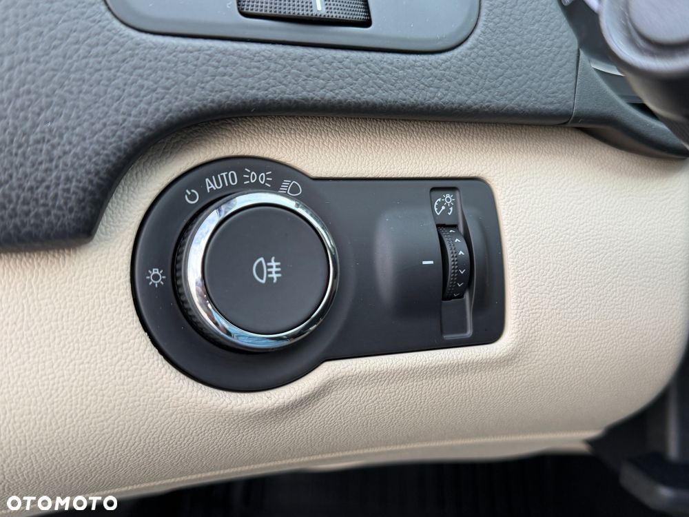Opel Insignia 2.0 CDTI Cosmo 4x4 S&S - 20