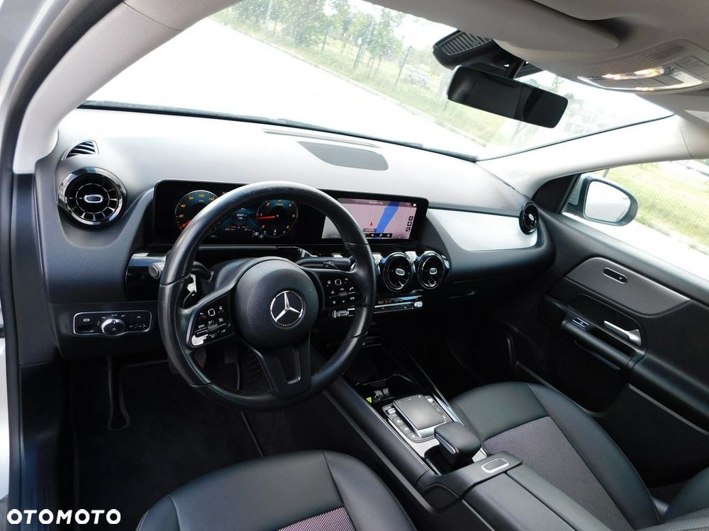 Mercedes-Benz GLA - 15