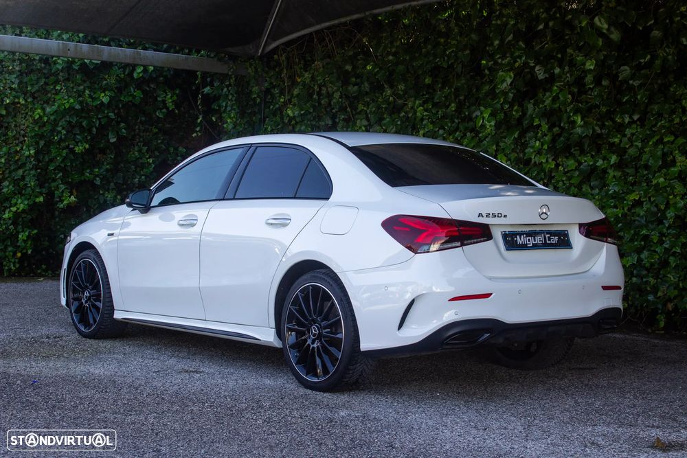 Mercedes-Benz A 250 Limousine e AMG Line - 10