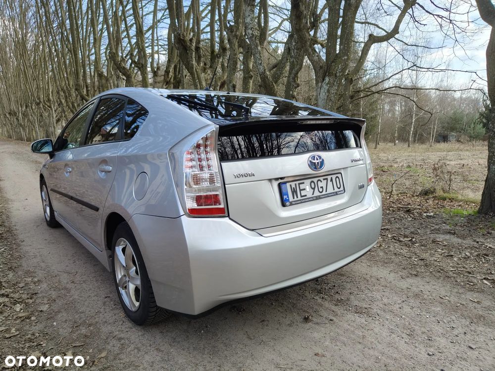 Toyota Prius (Hybrid) - 35