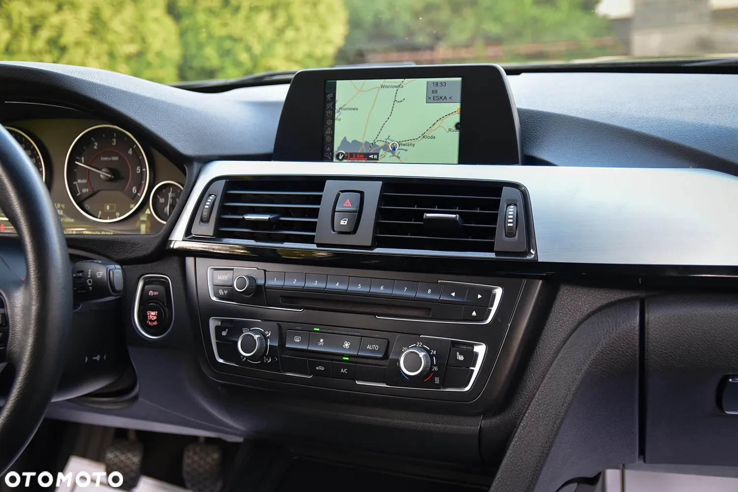 BMW Seria 3 318d Sport Line - 32