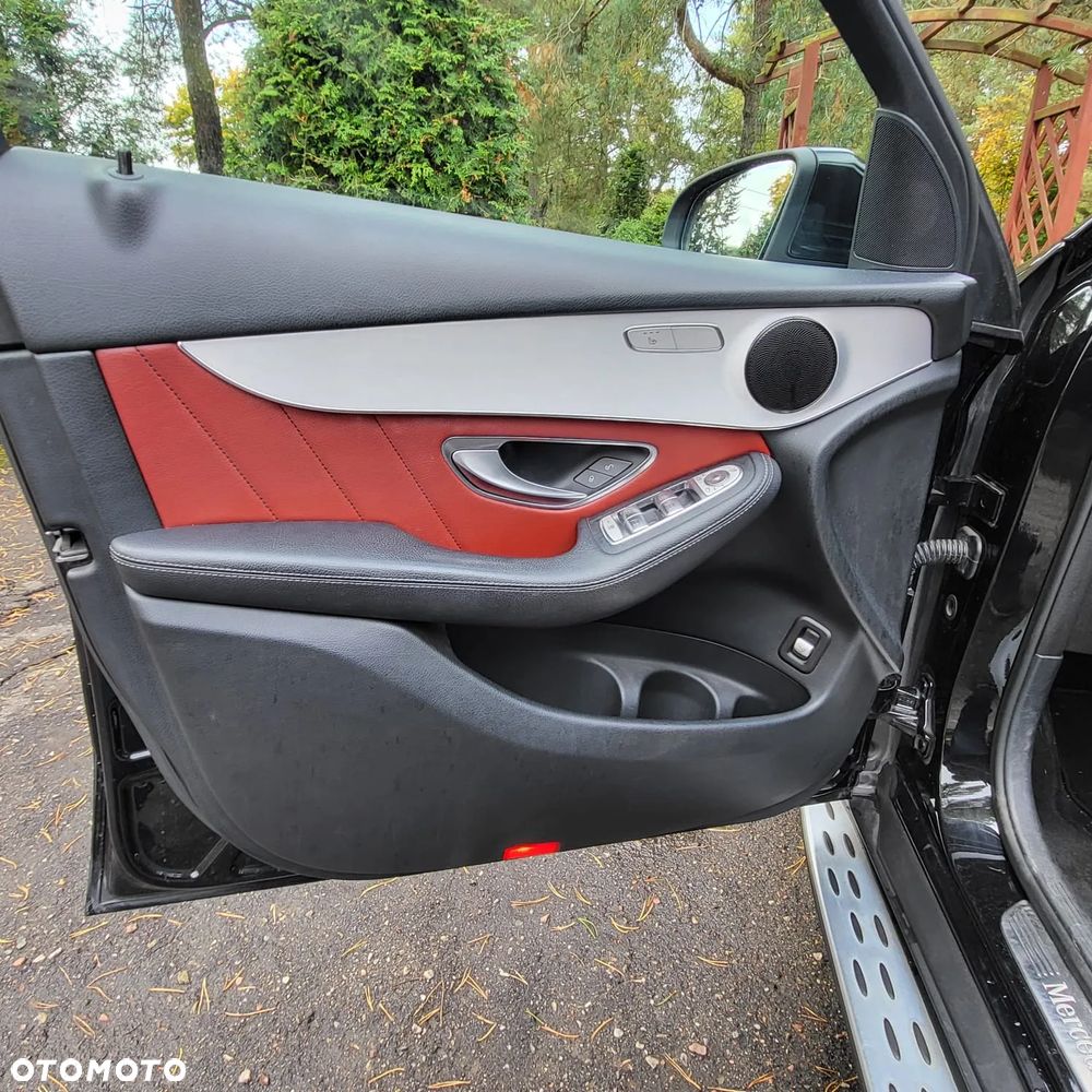 Mercedes-Benz GLC 220 d 4Matic 9G-TRONIC AMG Line - 12