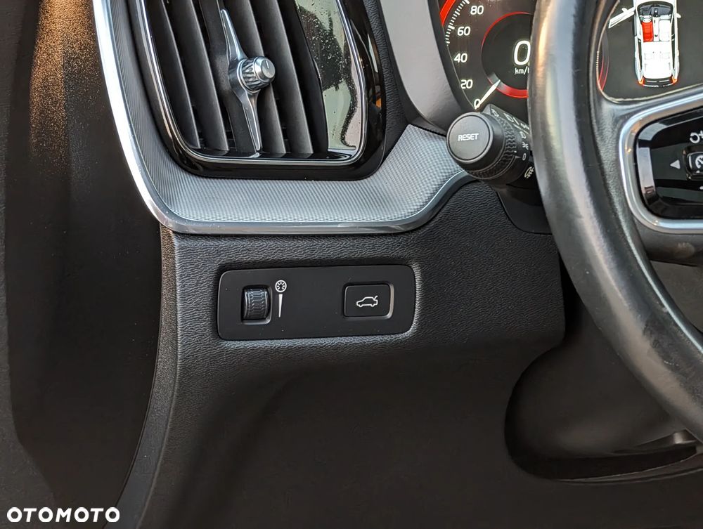 Volvo XC 60 D5 AWD R-Design - 18