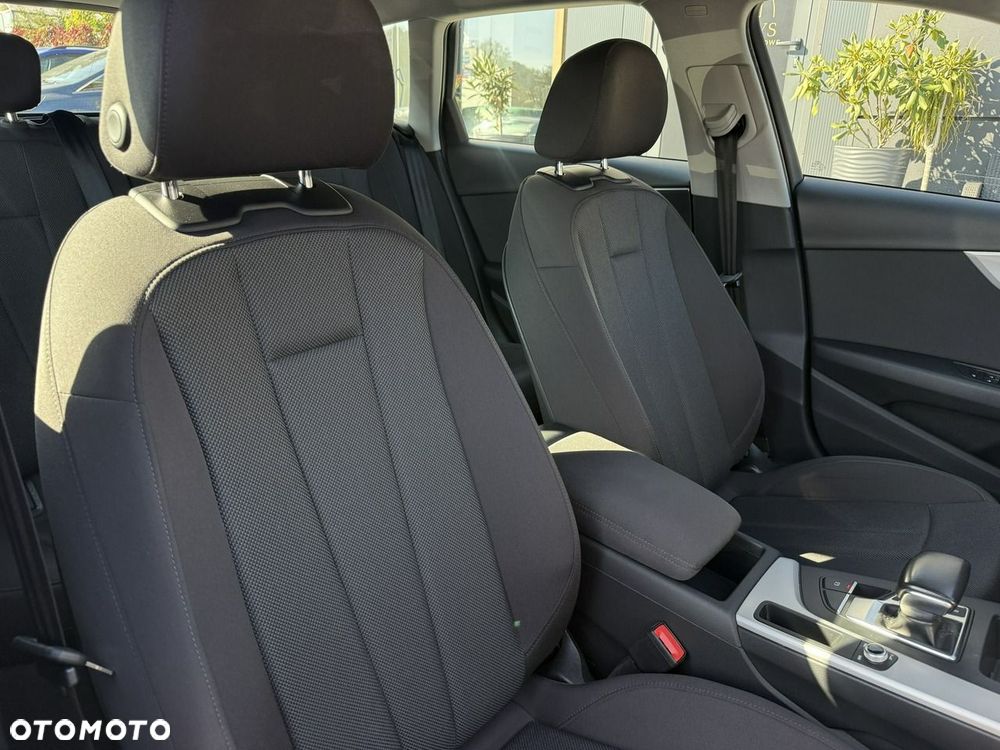 Audi A4 Avant 30 TDI S tronic - 12