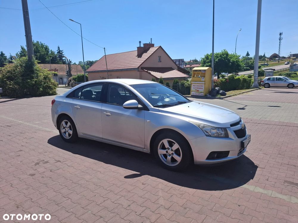 Chevrolet Cruze 1.6 LS - 12