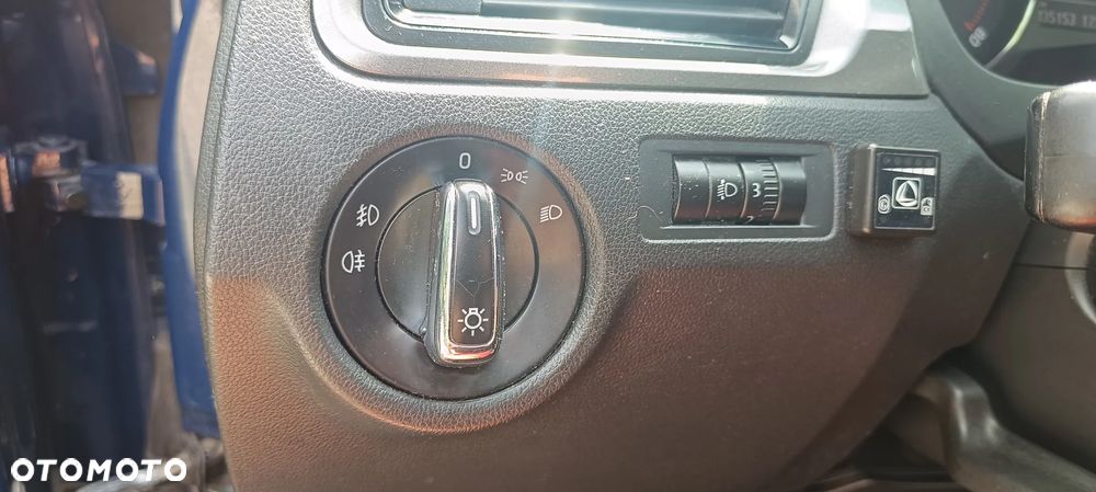 Skoda RAPID 1.2 Ambition Max - 12