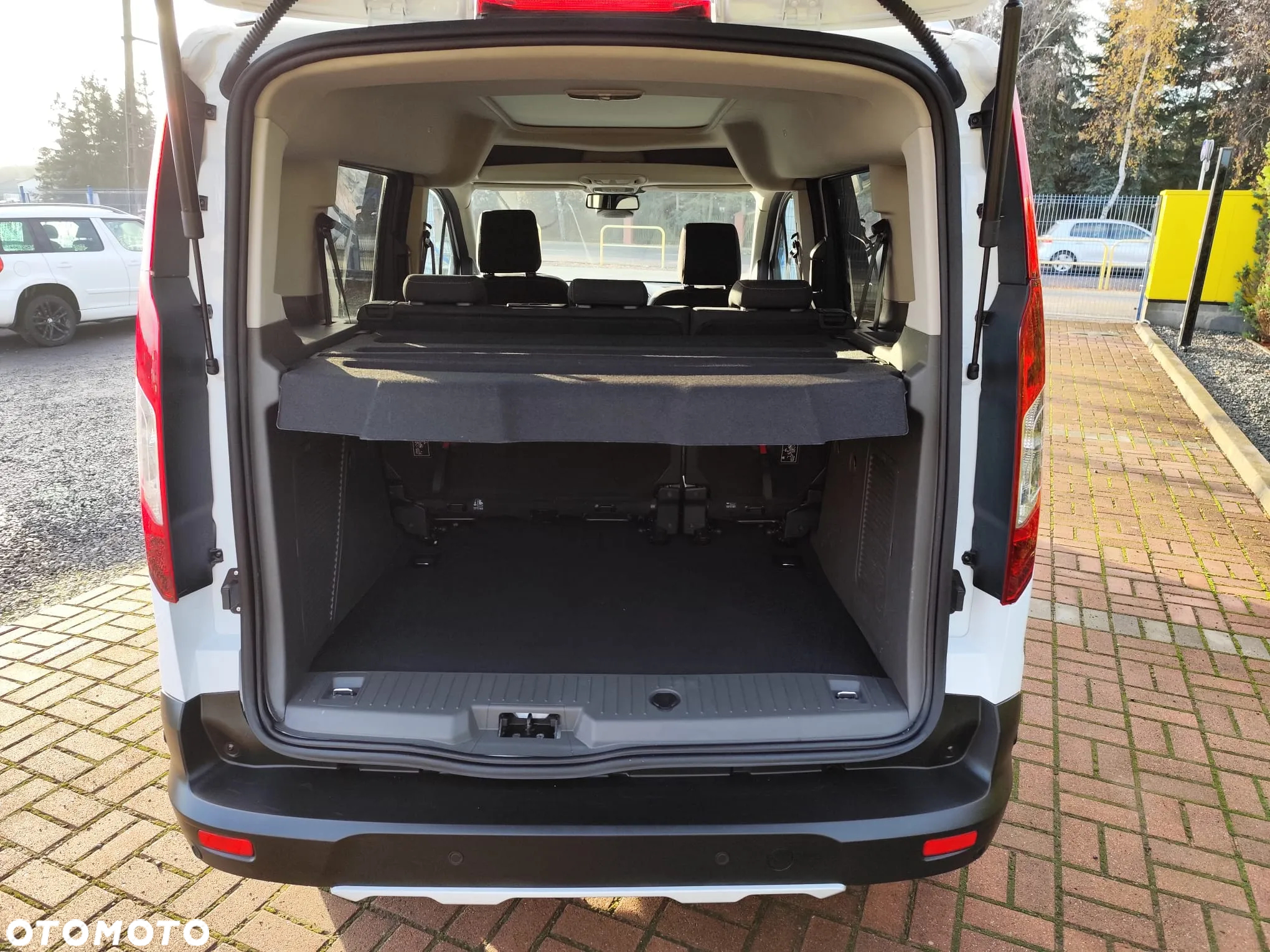 Ford Tourneo Connect 1.5 EcoBlue Start-Stop Active - 9