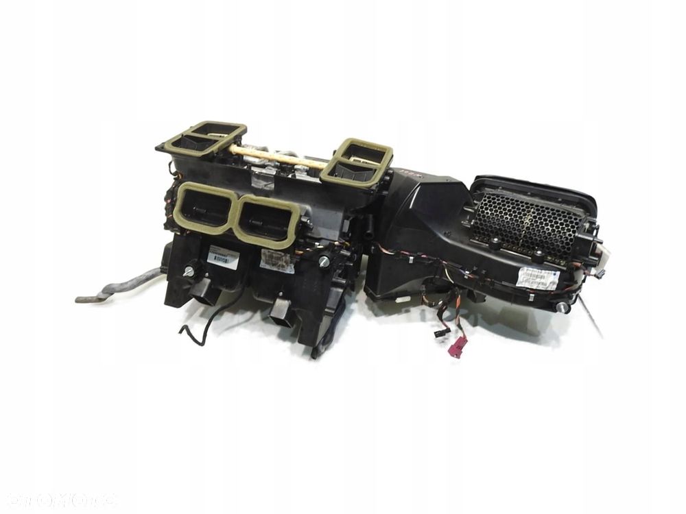 NAGRZEWNICA OBUDOWA MERCEDES W204 A2048300662 - 1