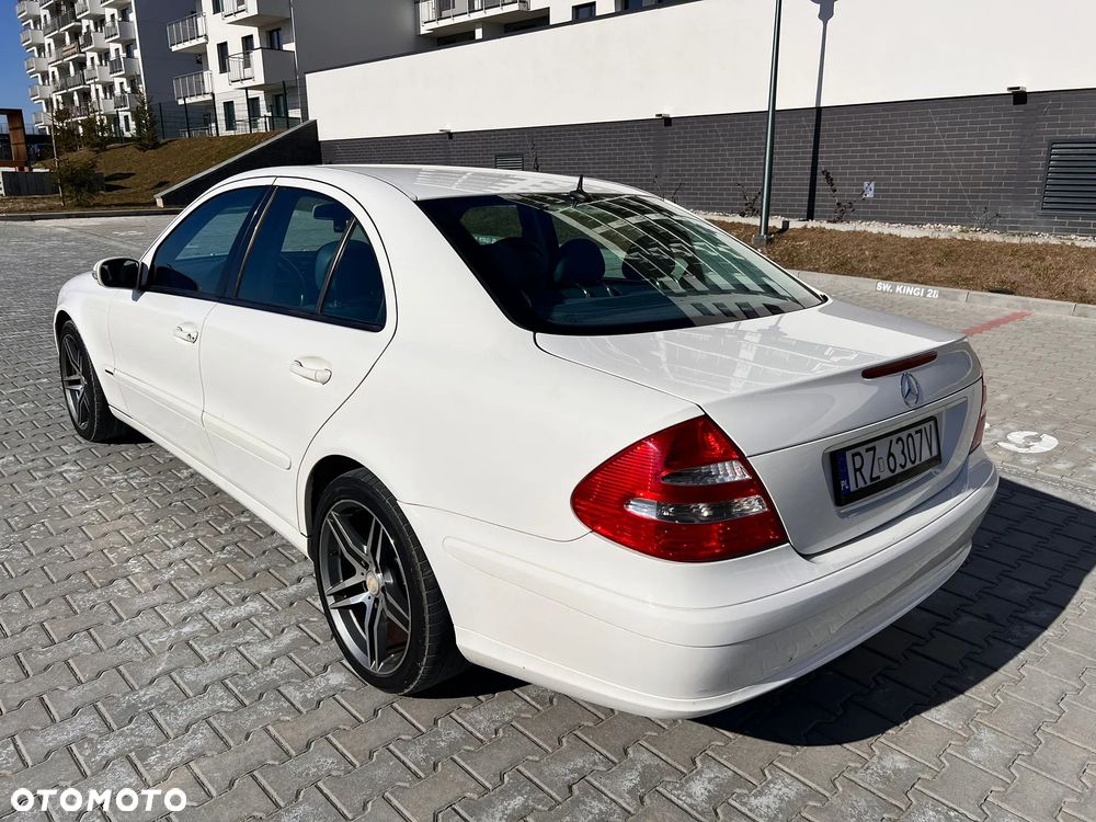 Mercedes-Benz Klasa E 280 CDI T Elegance - 11