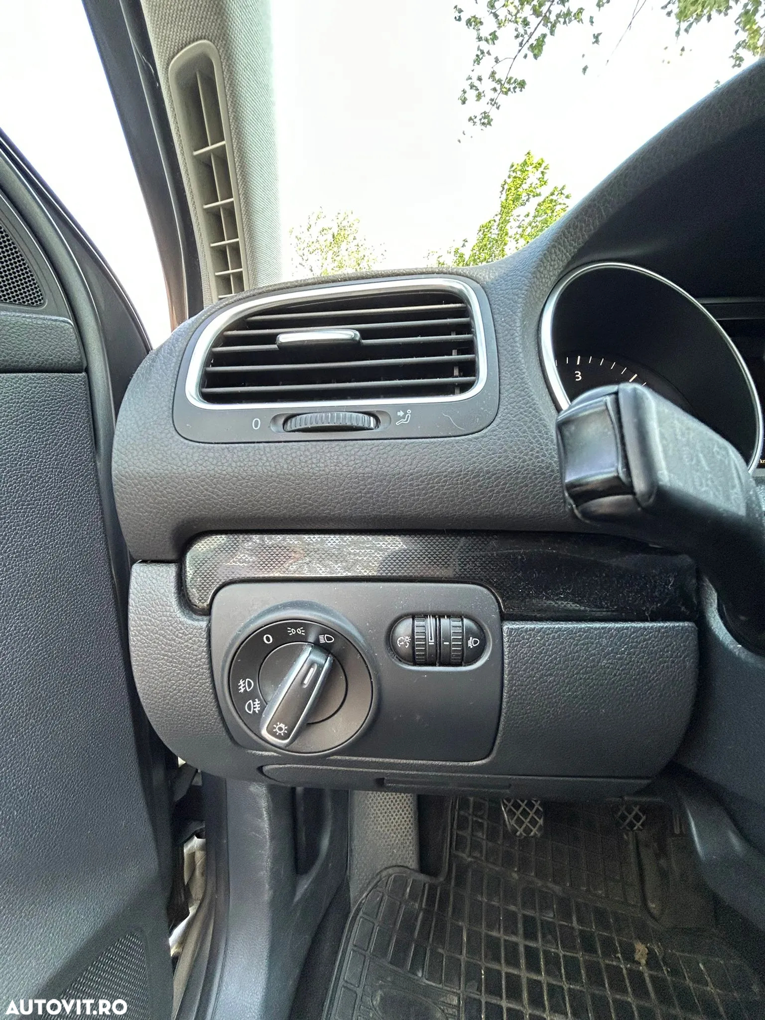 Volkswagen Golf 1.6 TDI DPF Comfortline - 19