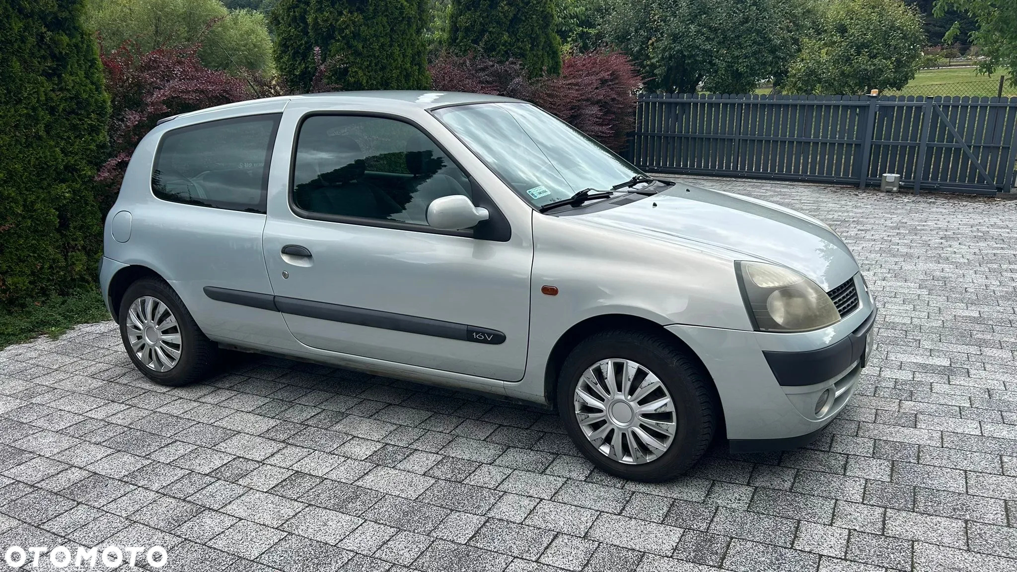 Renault Clio 1.2 16V 75 Collection - 3