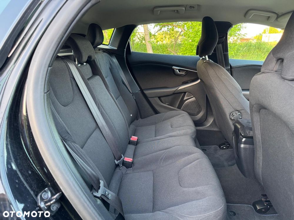 Volvo V40 D2 Momentum - 40