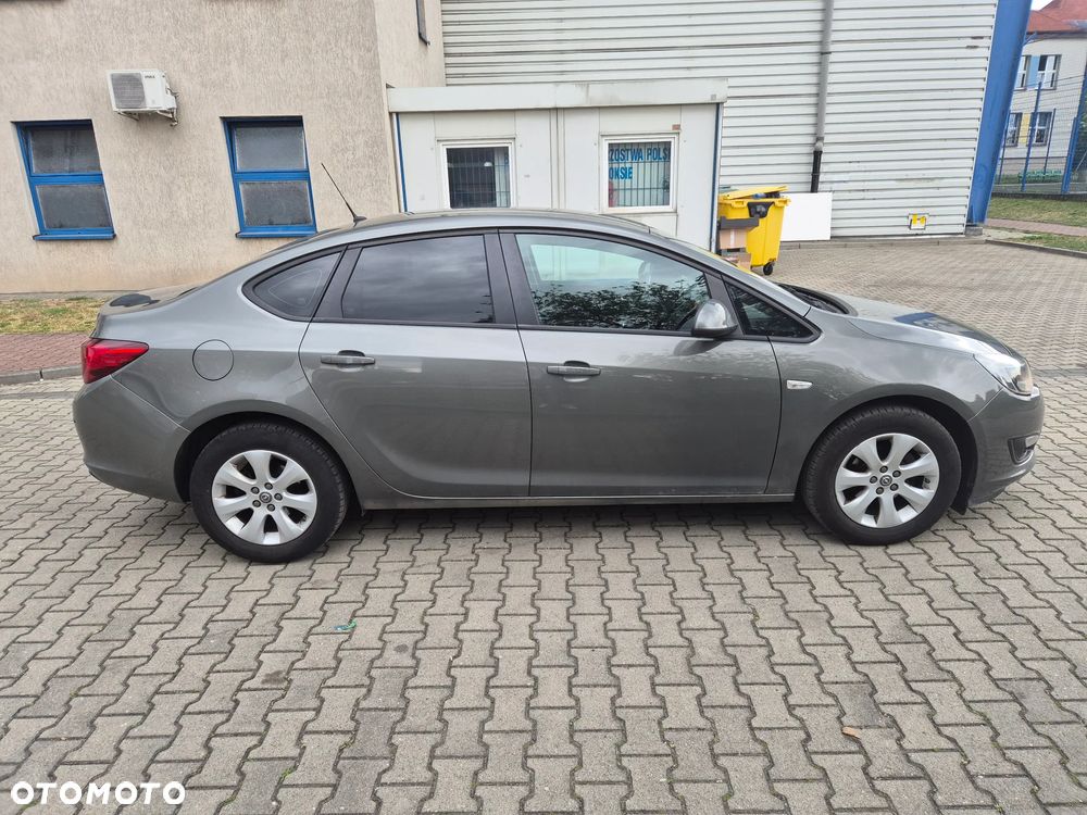Opel Astra 1.6 Enjoy - 4