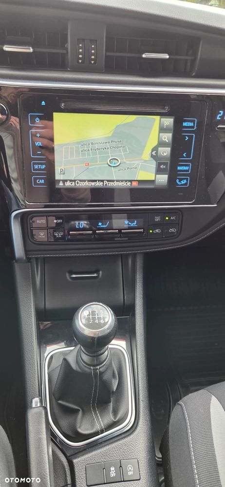 Toyota Auris 1.6 D-4D Design Edition - 29