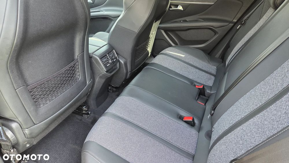 Peugeot 3008 1.2 PureTech GPF Allure S&S EAT8 - 6