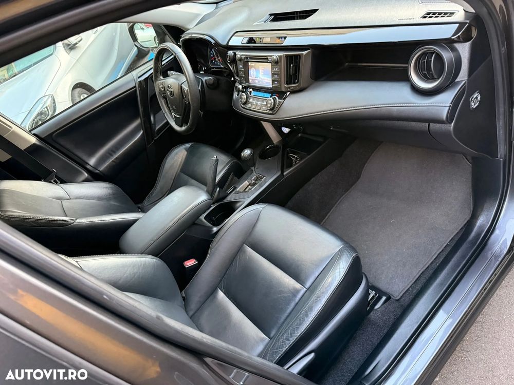 Toyota RAV4 2.2L D-CAT A/T Executive - 12