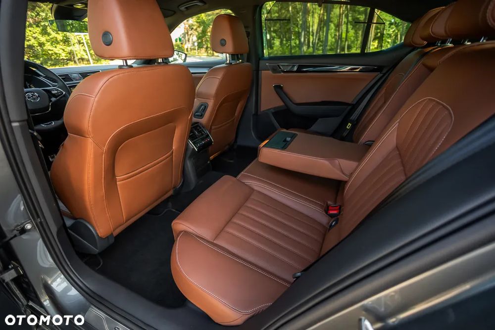 Skoda Superb 2.0 TDI SCR 4x4 L&K DSG - 18