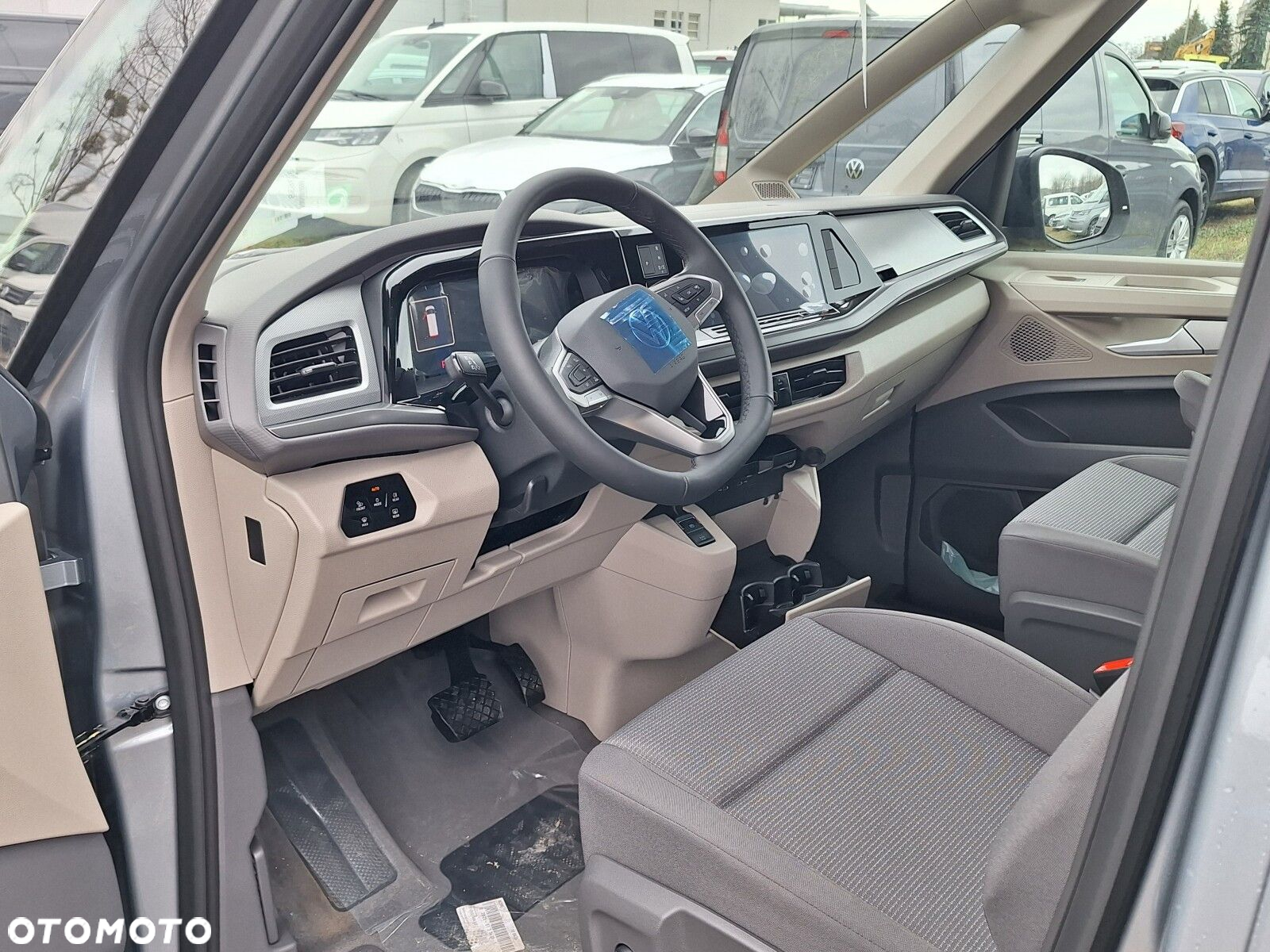 Volkswagen Multivan - 14