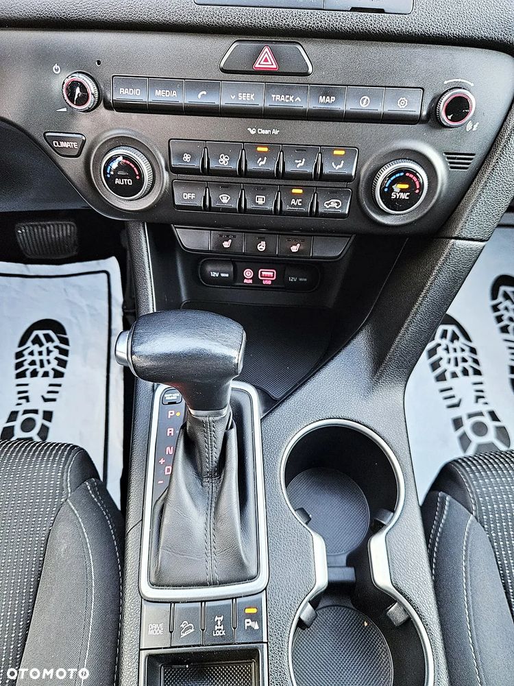 Kia Sportage 2.0 CRDI 4WD Automatik Dream-Team Edition - 16