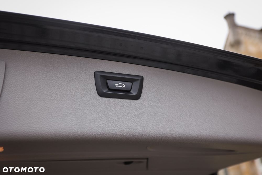 BMW Seria 3 320d xDrive Luxury Line - 23