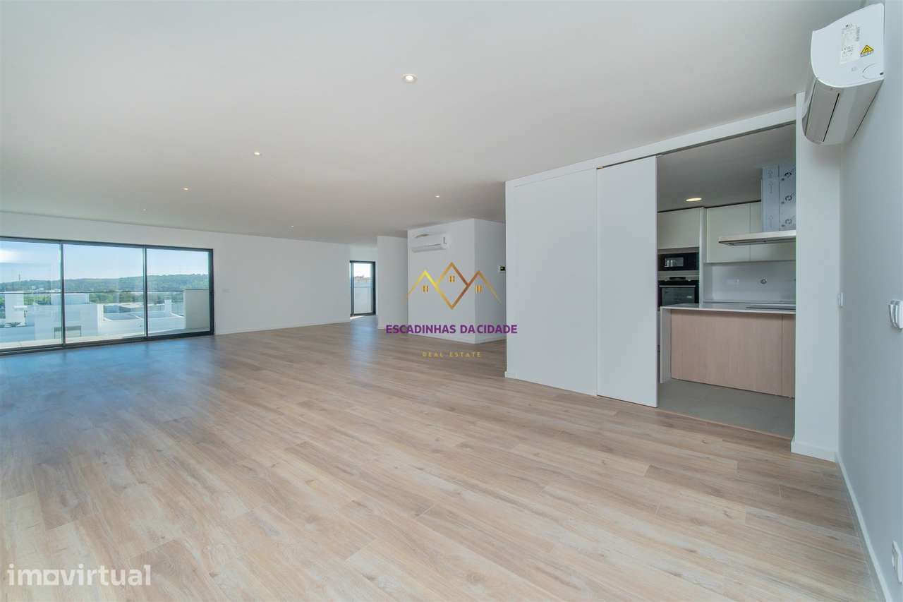 Penthouse T5 com Vista Rio, 7 Varandas e 2 Garagens Box, em Condomínio - Grande imagem: 2/60