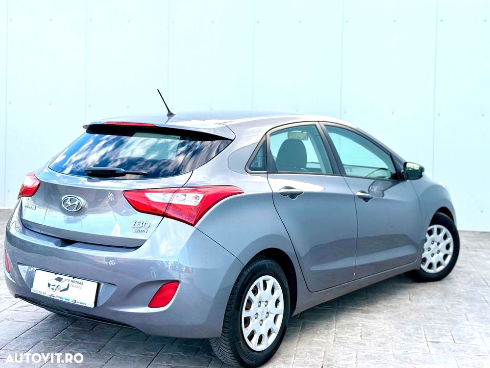 Hyundai i30 1.6 CRDI Automatik Style - 4