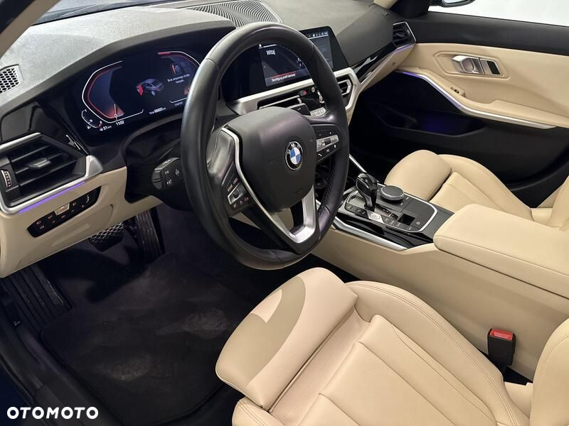 BMW Seria 3 320i Sport Line - 14