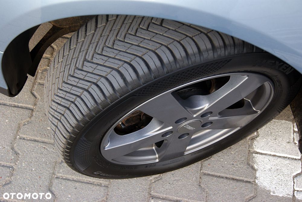 Volkswagen Passat 2.0 TDI DPF BlueMotion Technology Comfortline - 23