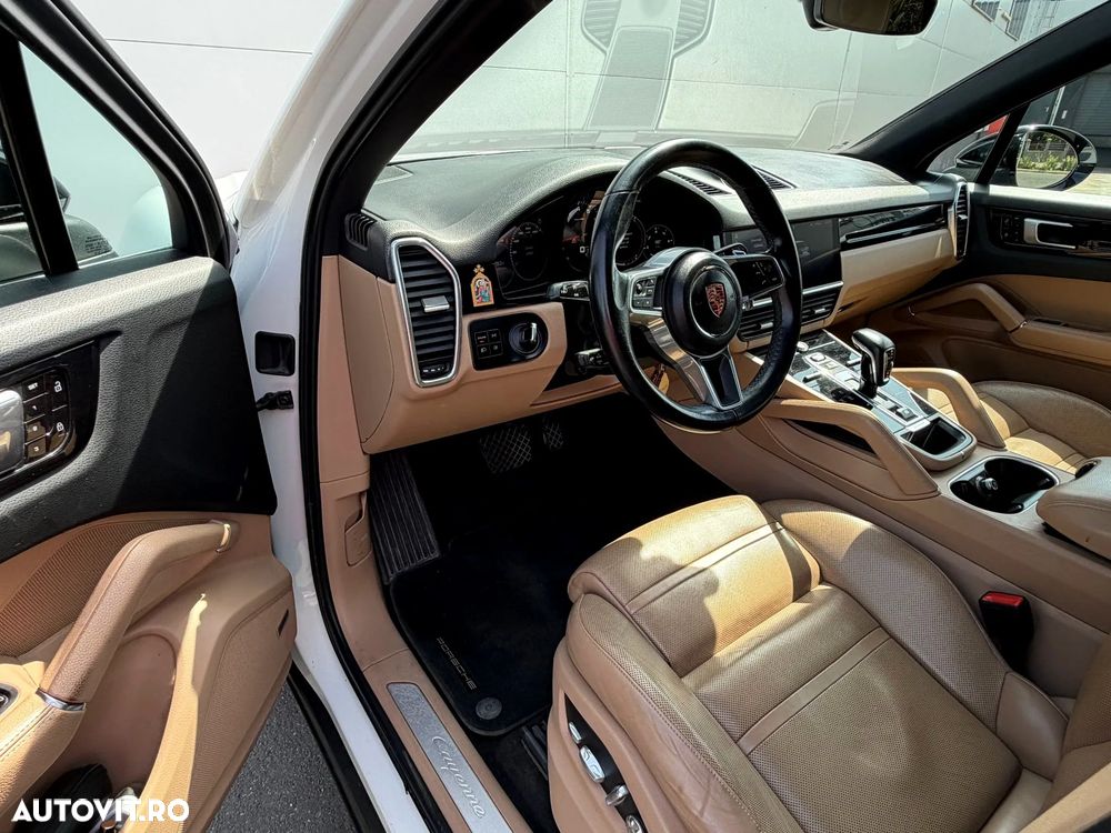 Porsche Cayenne - 7