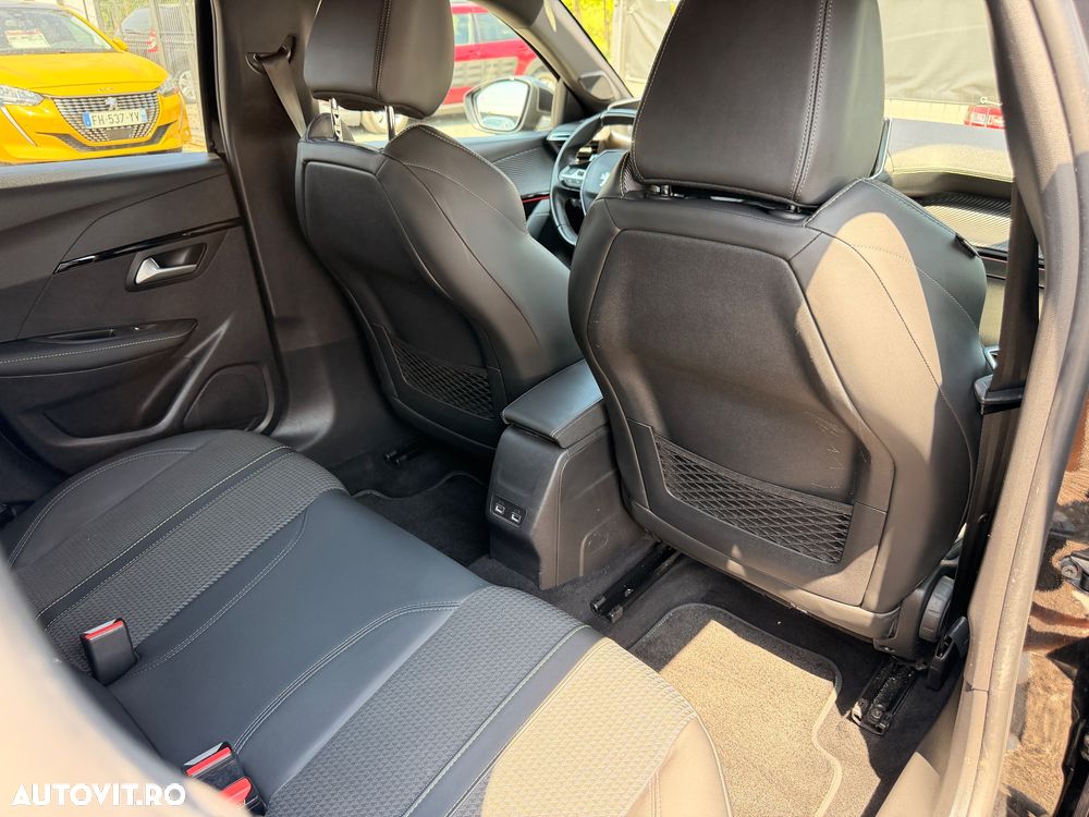Peugeot 208 1.2 L PureTech STT EAT8 GT Line - 22
