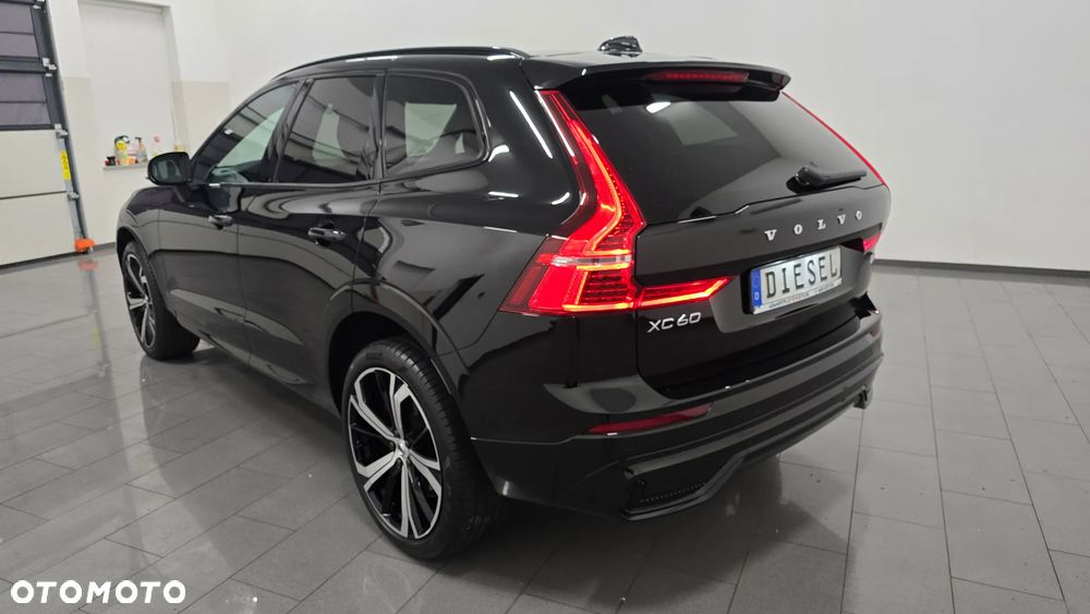 Volvo XC 60 B4 D Plus Dark - 4