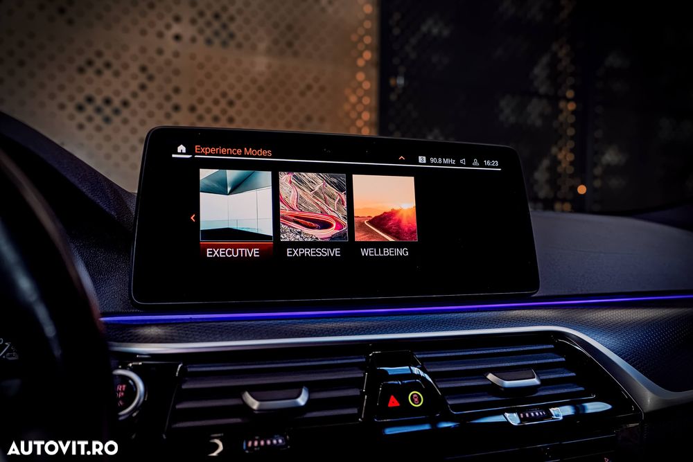 BMW Seria 5 530e xDrive Aut. - 29