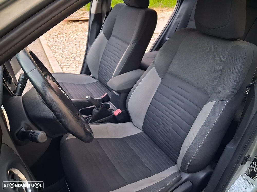 Toyota Auris Touring Sports 1.4 D-4D Comfort - 11