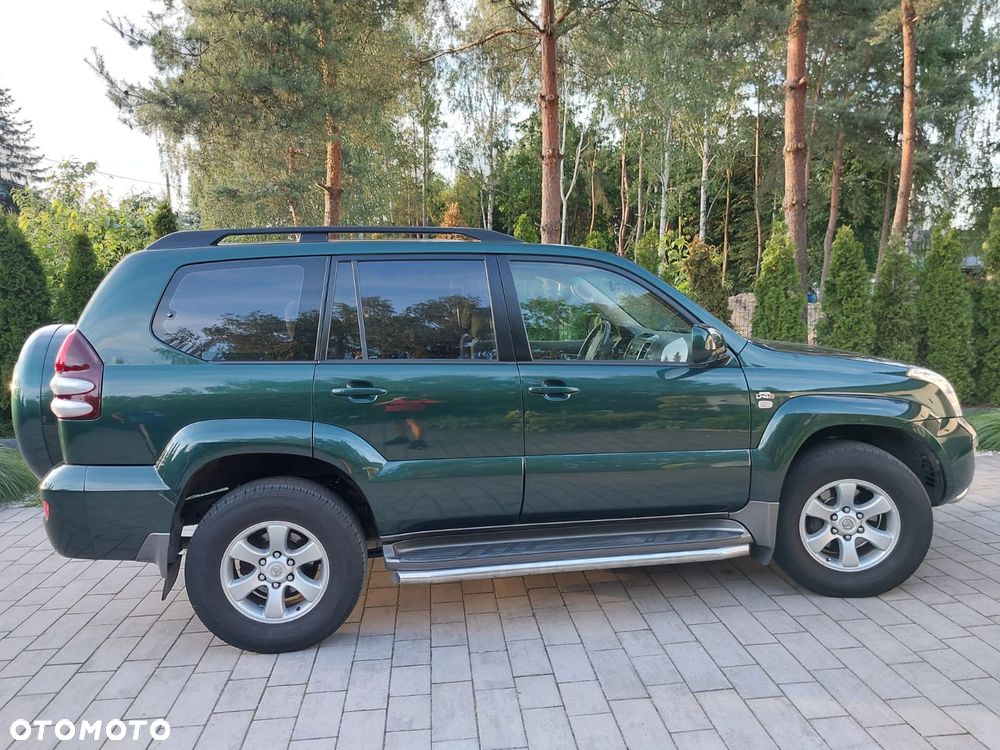 Toyota Land Cruiser - 35