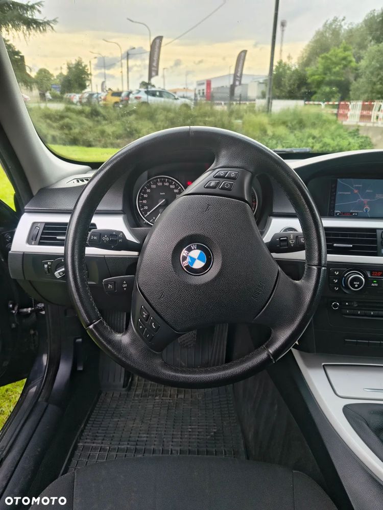 BMW Seria 3 318d - 13