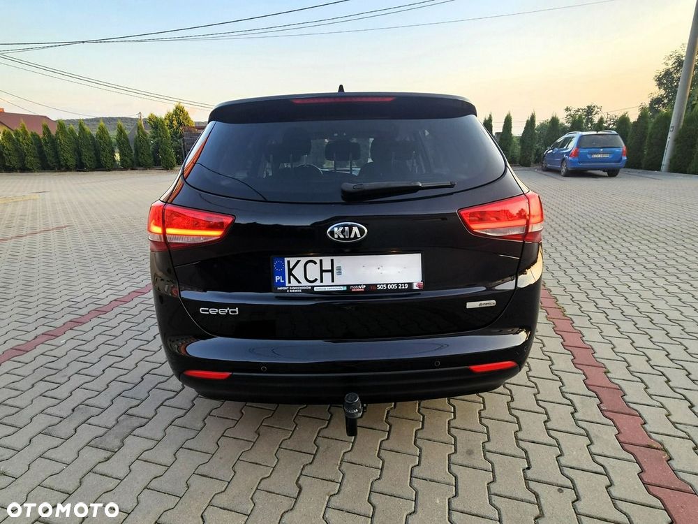 Kia Ceed 1.6 GDI ISG Dream-Team Edition - 7