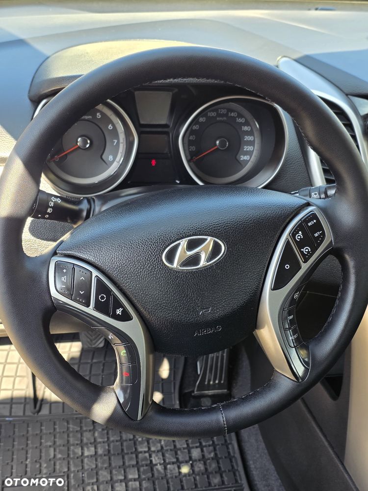 Hyundai i30 - 12