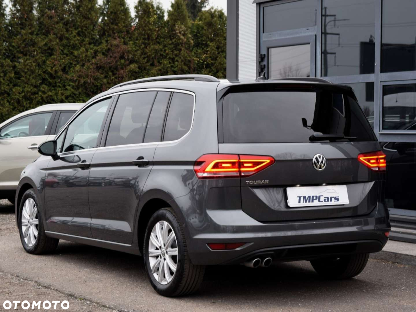 Volkswagen Touran - 37