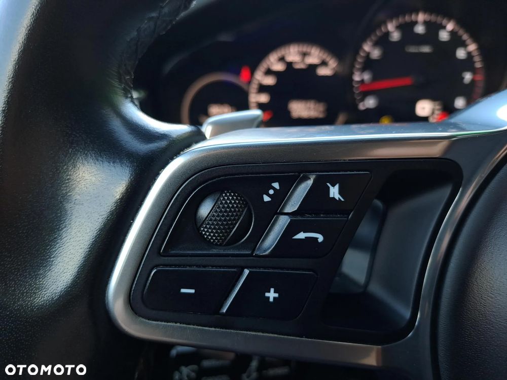 Porsche Panamera 4 - 16