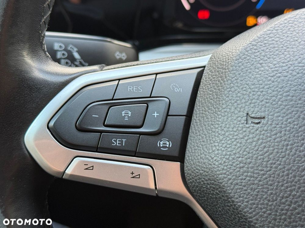 Volkswagen Golf VIII 1.5 TSI EVO Life - 14