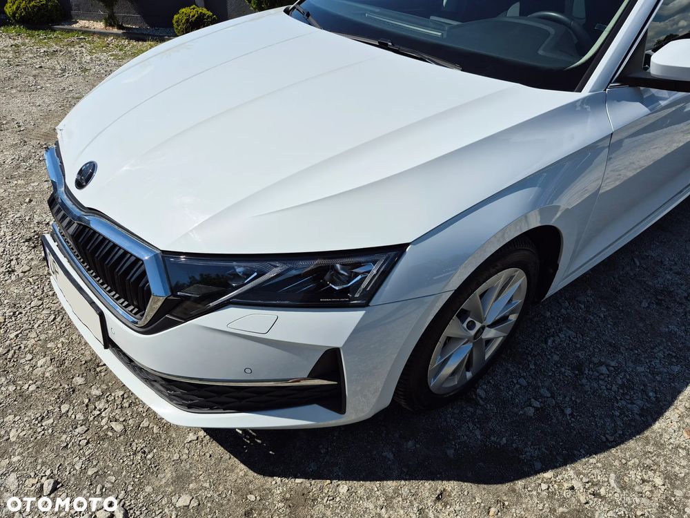 Skoda Octavia 2.0 TDI Edition 130 Selection DSG - 24