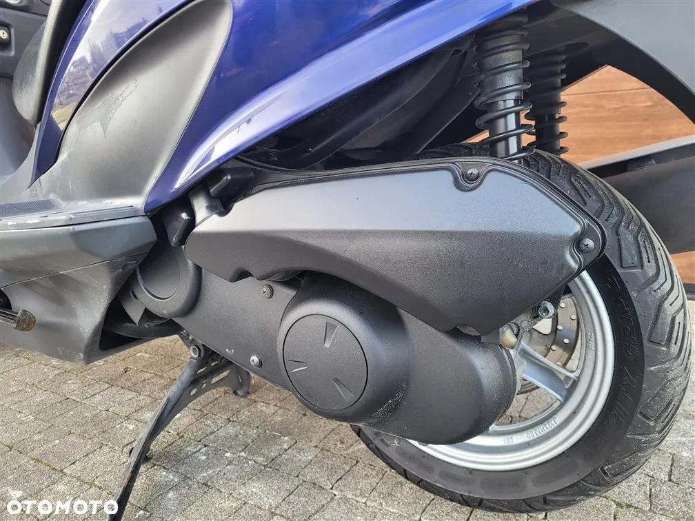 Suzuki Burgman - 26