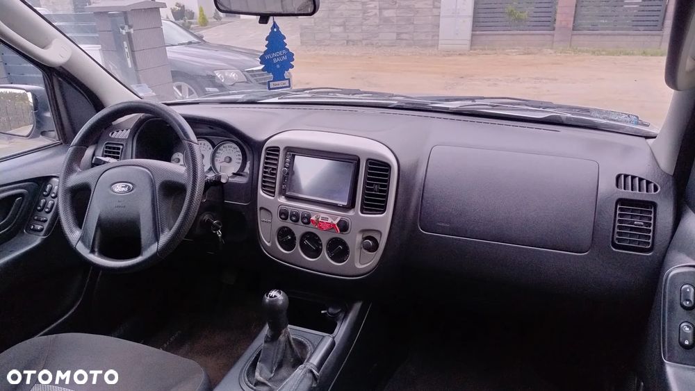 Ford Maverick Highclass - 19